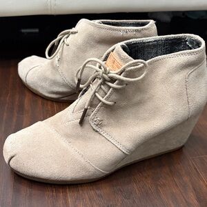 Toms Suede Wedge Ankle Boots in Taupe